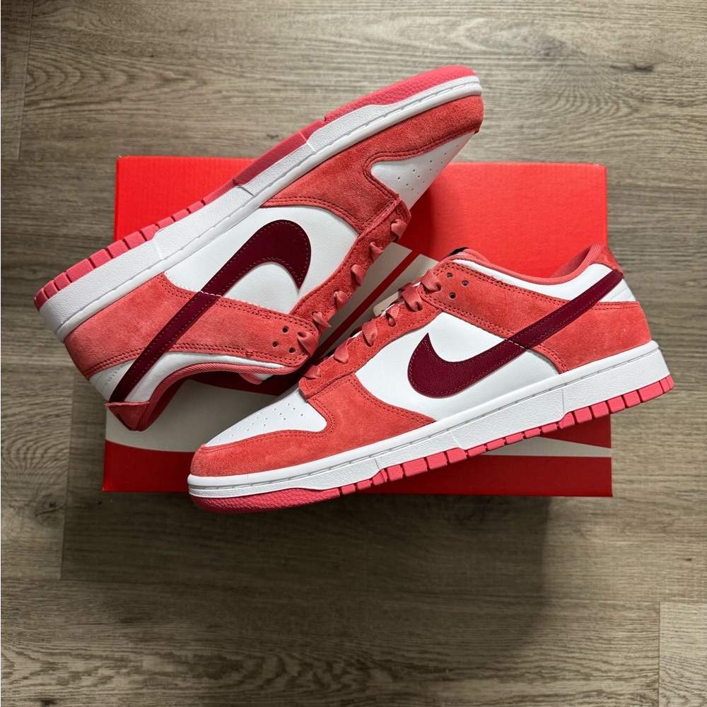 ❤️ Sold ❤️ - Size 7W - Nike Dunk Low Valentine's Day 2024